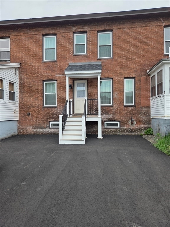 Building Photo - 2273 Main St