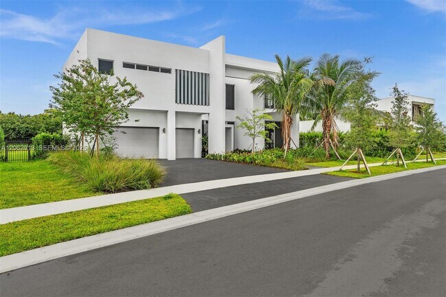 Photo - 16644 Botaniko Dr N