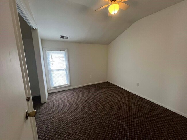 Photo - 62 E Main St