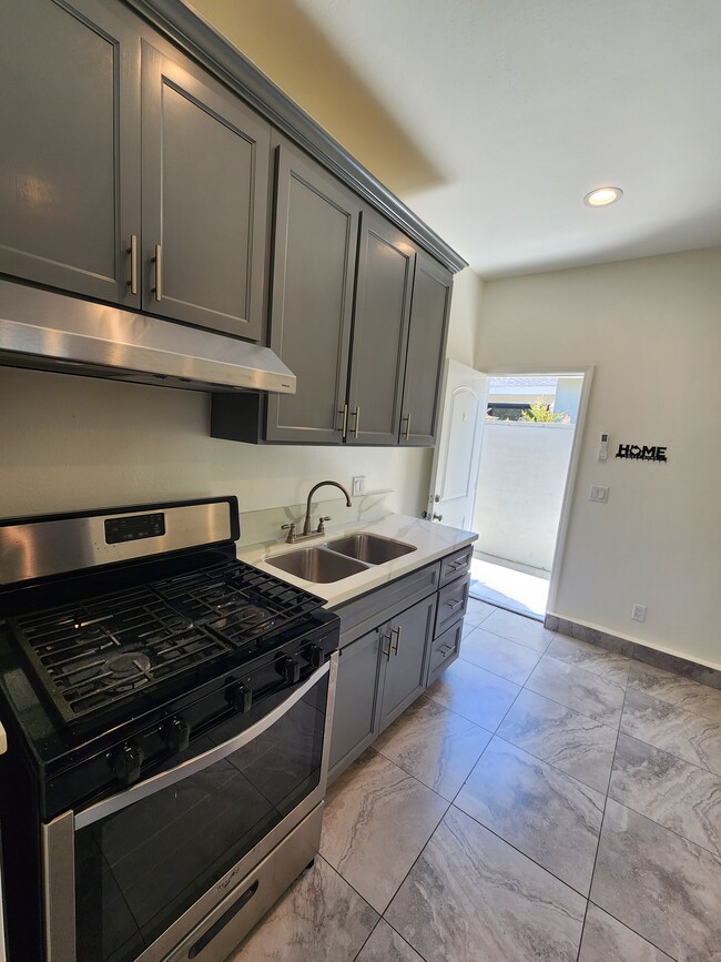 Photo - 9852 Cabanas Ave