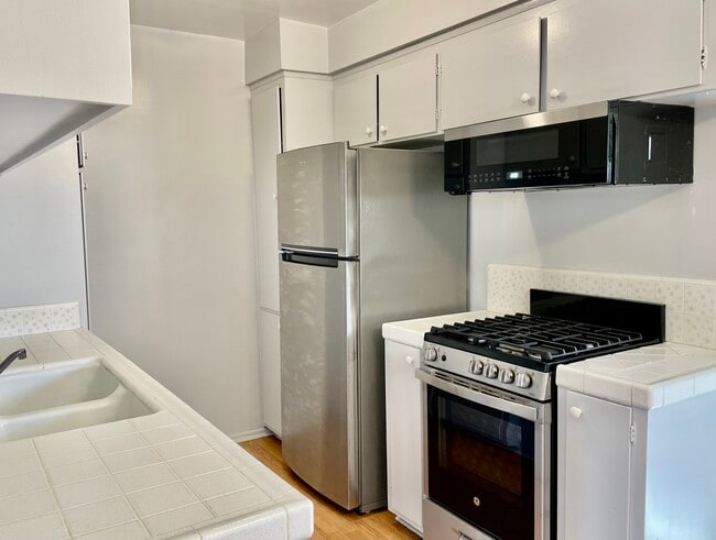 Photo - 2827 S Corning St Unit 2