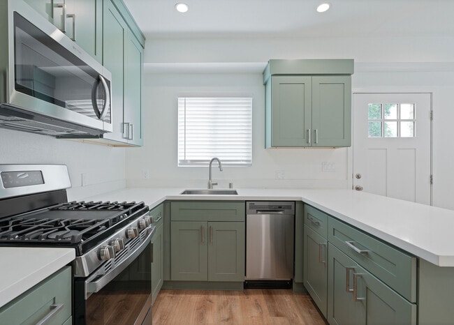 Photo - 16454 Parthenia St Unit 1