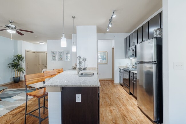 Photo - This Is the One! Unit DW4