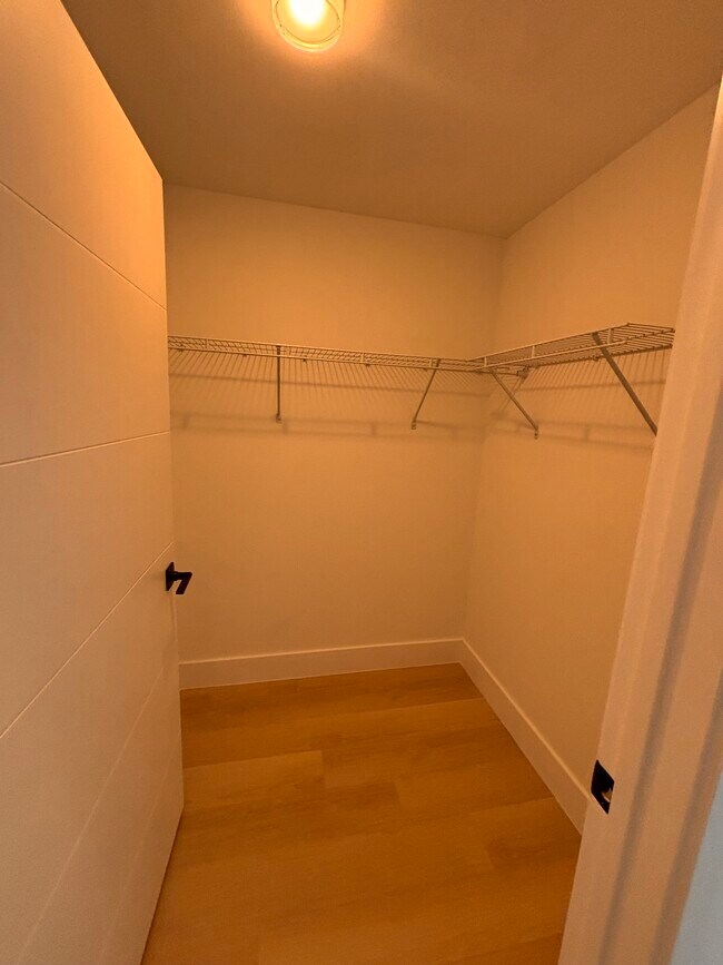 Photo - 1541 Van Buren St Unit B