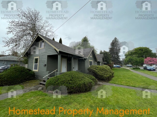 Building Photo - 219-219 1/2 S Monmouth Ave Unit 212