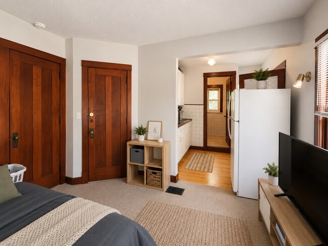 Photo - 1719 Chadbourne Ave Unit #3