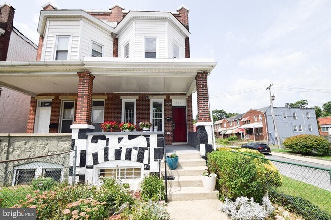 Photo - 432 N Hilton St Townhome