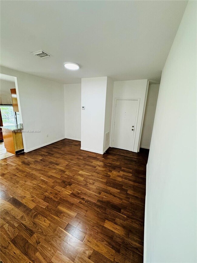 Photo - 144 NE 43rd St Condo Unit 3