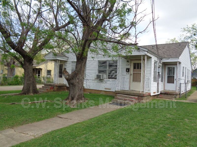 Photo - 1114 Dumane St