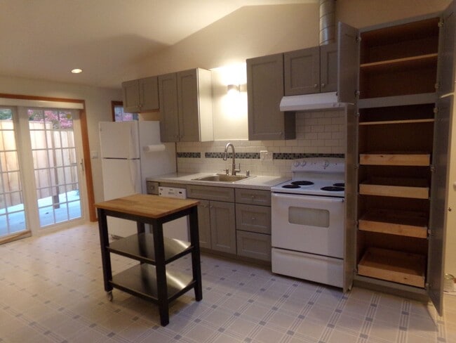 Photo - 1 BR, 1 BA ADU ~WATER/SEWER/GARBAGE/ELECTRIC INCLUDED!