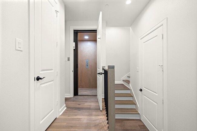 Photo - 907 W 16th St