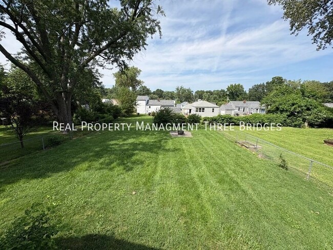 Photo - 10335 Lackland Rd