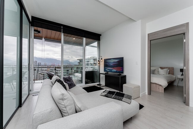 Photo - 1768 Cook St