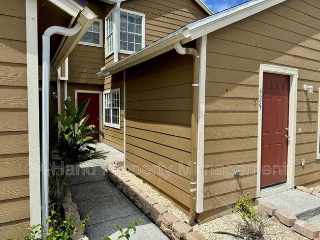 Building Photo - 625 Australian Way Unit B