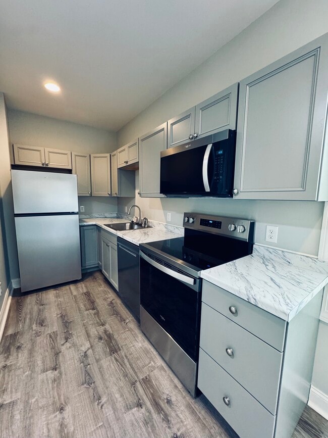 Building Photo - 102 Ruggles St Unit 2