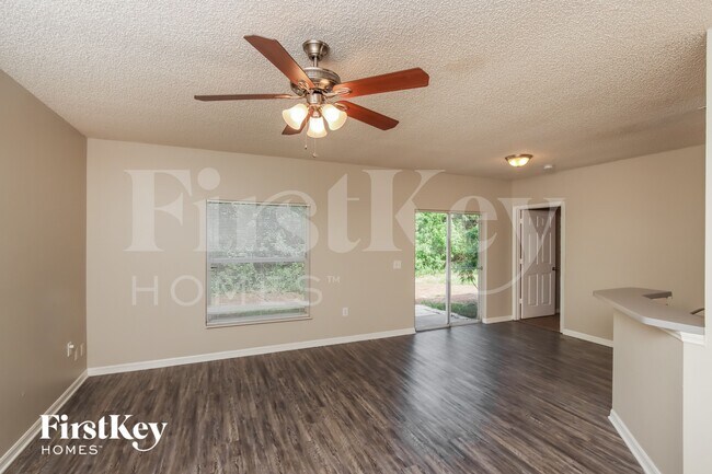 Photo - 1155 Schumann Dr