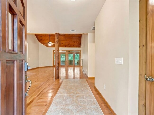 Photo - 847 Orchard Rd