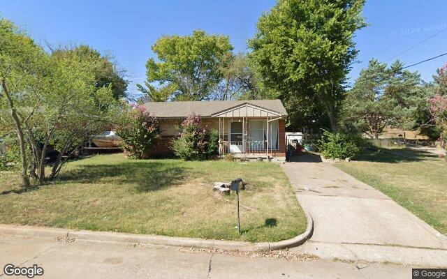 Building Photo - 521 SE Greystone Ave