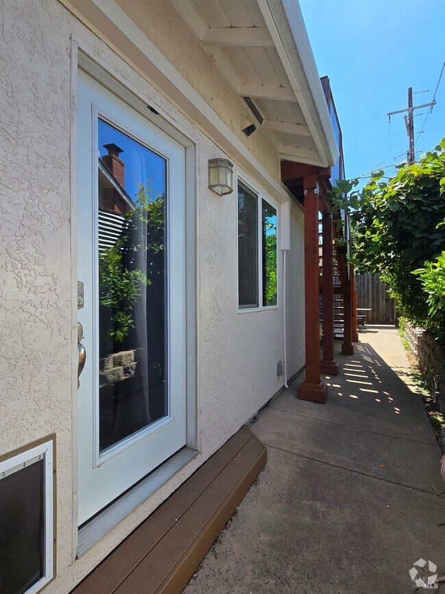 Building Photo - 480 Meadowview Dr Unit A Rental
