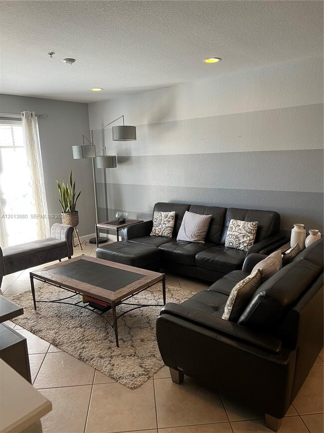 Building Photo - 808 SW 147th Ave Unit 3608