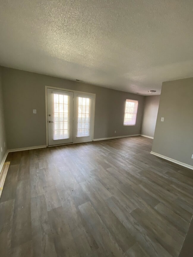 Photo - Turnberry Square Apartments