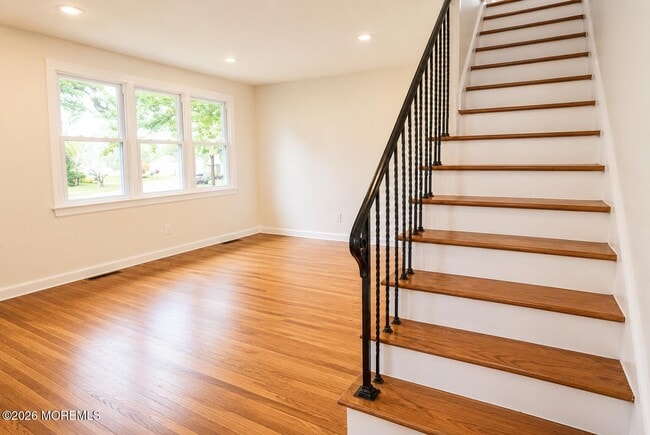 Photo - 112 Sunnybrook Rd