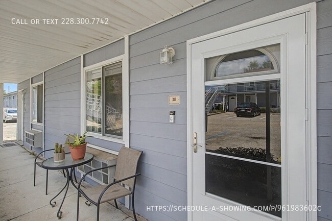 Building Photo - 1664 Beach Blvd