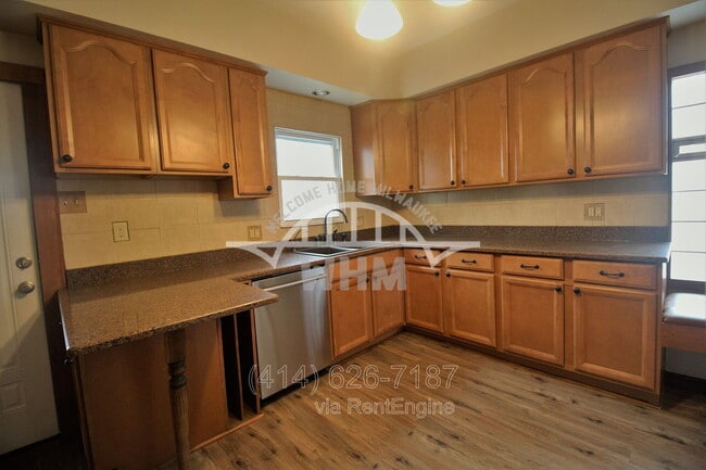 Building Photo - 1514 S 87th St