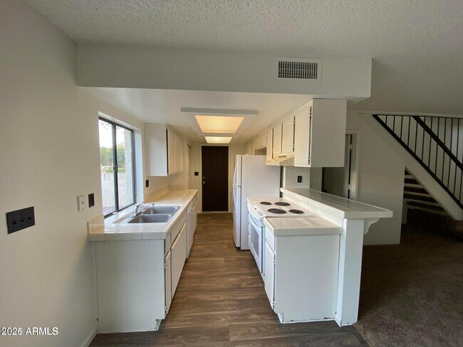 Photo - 4852 E Euclid Ave