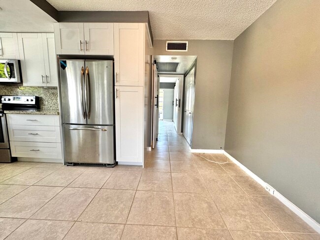 Photo - 249 Newport P Unidad 249