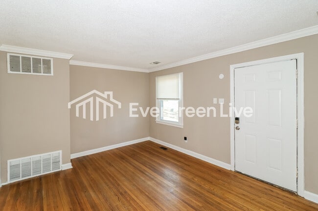 Photo - 965 Goodman St