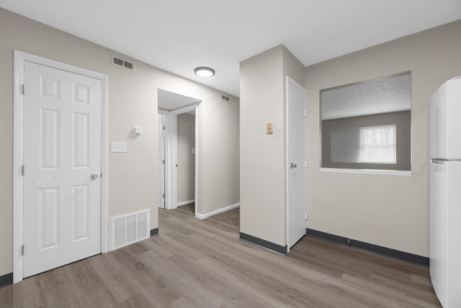 Photo - Cedar Court Apartments