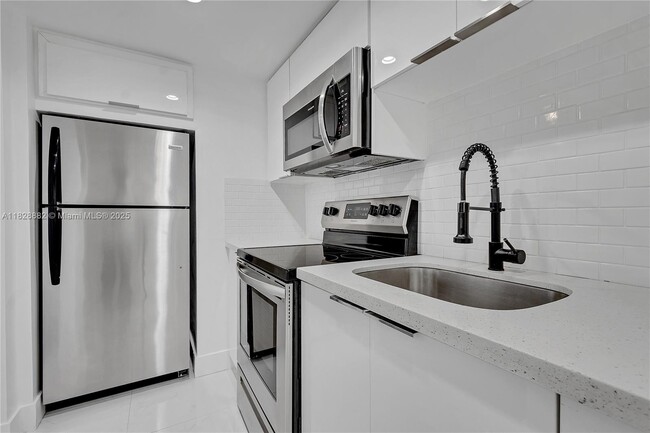 Photo - 1114 Douglas Rd Apartment Unit 4