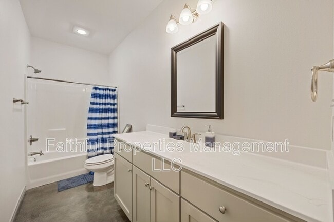 10071 Shadow Wood Cir