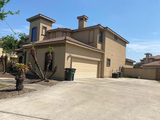 Photo - 3901 El Jardin St