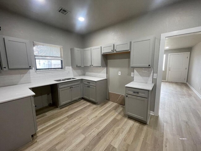 Photo - ADORABLE 2 BED 1 BATH HOME FOR LEASE!!