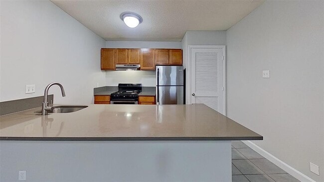 Building Photo - 2520 Longview St Unit 405