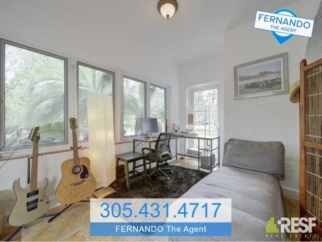 Photo - 1212 Medina Ave