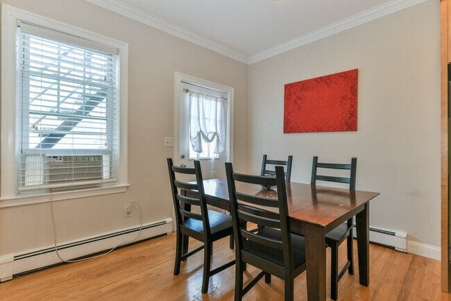 Photo - 277 Silver St Unit 2