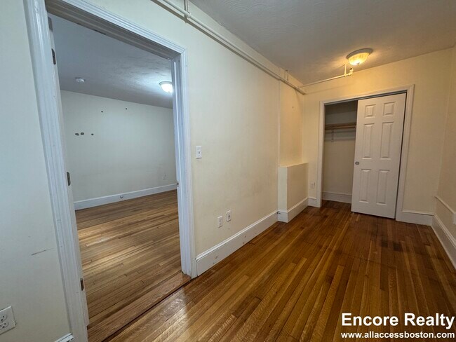 Photo - 1615 Commonwealth Ave Unidad 11