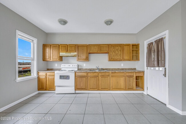 Photo - 114 W Market St
