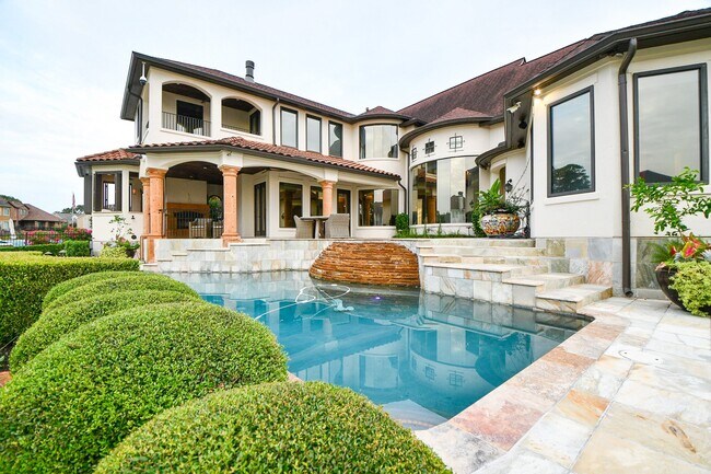 12316 Oak Bend Cir