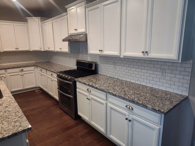 Photo - 4 bed home for rent in Thornton.