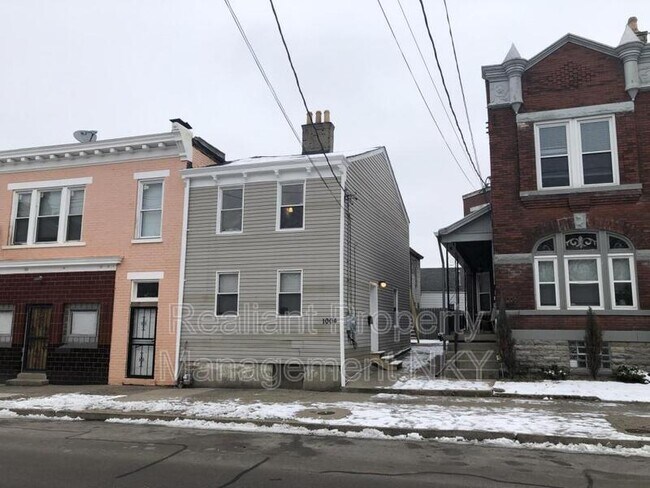 Photo - 1004 Greenup St House