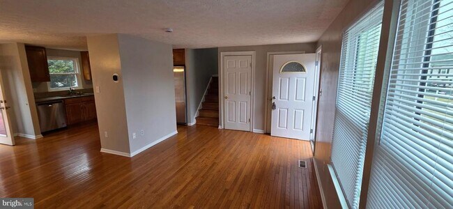 Photo - 223 Laura Anne Ct