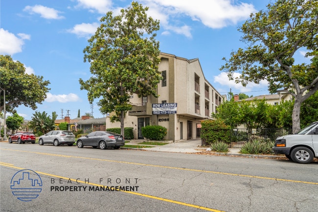 Photo - 2070 Magnolia