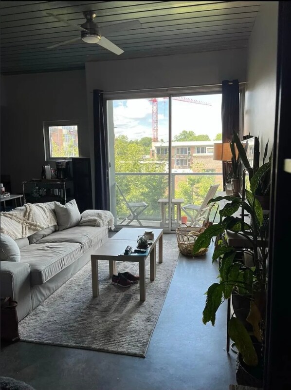 Photo - 620 Glen Iris Dr NE Unit 302