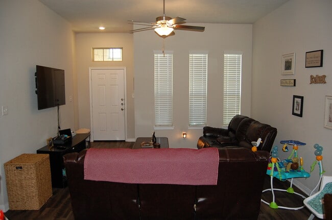 Photo - 2110 Markley Dr