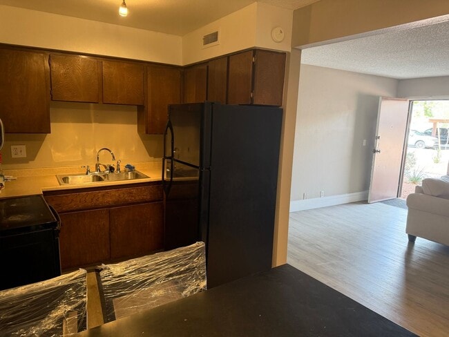 Building Photo - 1 Bedroom 1 Bath In Central Las Vegas