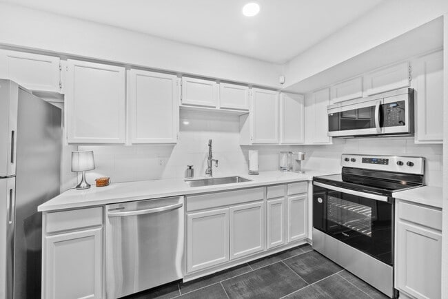 Photo - 3831 Landmark Dr
